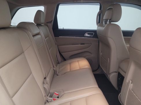 Used 2018 Jeep Grand Cherokee Limited AWD/4WD image 19