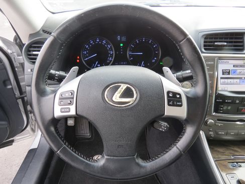 Used 2012 Lexus IS 250C image 19