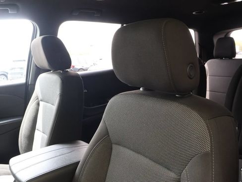 Used 2023 Chevrolet Traverse LT FWD image 34