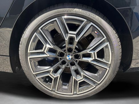Used 2026 BMW i5 eDrive40 w/ M Sport Package RWD image 32