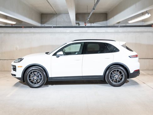 Certified 2026 Porsche Cayenne AWD/4WD image 2