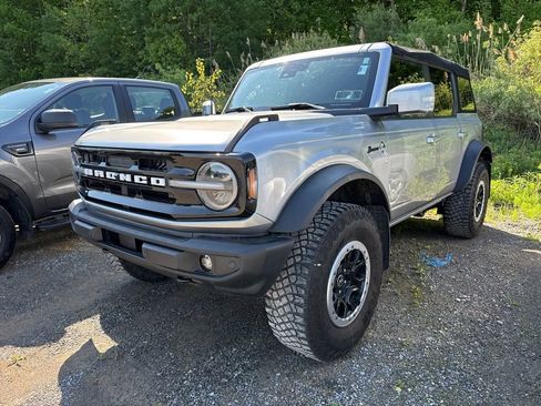 Used 2024 Ford Bronco Outer Banks w/ Sasquatch Package AWD/4WD image 1