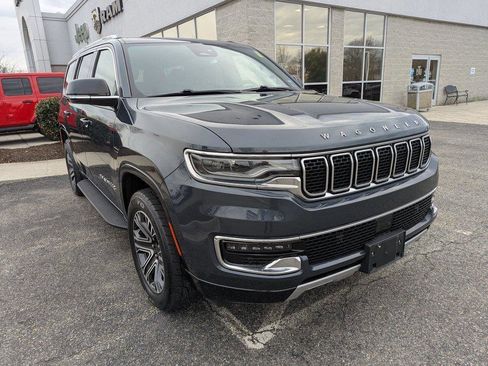 Used 2024 Jeep Wagoneer Series II image 2