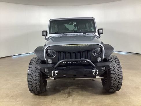Used 2017 Jeep Wrangler Unlimited Sport AWD/4WD image 3