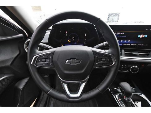 Used 2025 Chevrolet Trax ACTIV w/ Driver Confidence Package FWD image 13