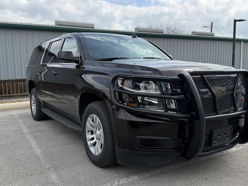 Used 2020 Chevrolet Suburban LS w/ Enhanced Driver Alert Package image 3