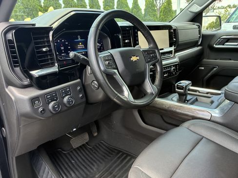 Used 2024 Chevrolet Silverado 1500 LTZ w/ Z71 Off-Road Package AWD/4WD image 27