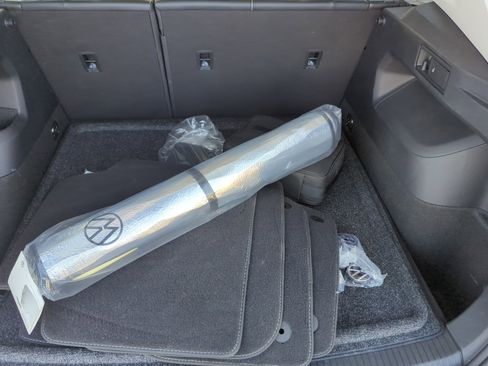 Certified 2025 Volkswagen Tiguan SE image 31