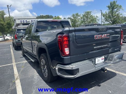 Used 2021 GMC Sierra 1500 SLE AWD/4WD image 4