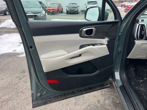 Certified 2025 Kia Sorento EX image 19