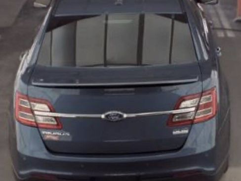 Used 2018 Ford Taurus SHO AWD/4WD image 4
