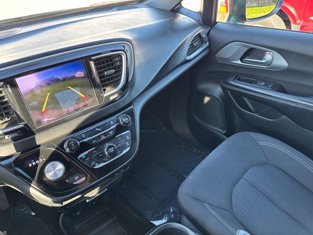 Used 2018 Chrysler Pacifica Touring Plus w/ S Appearance Package FWD image 43