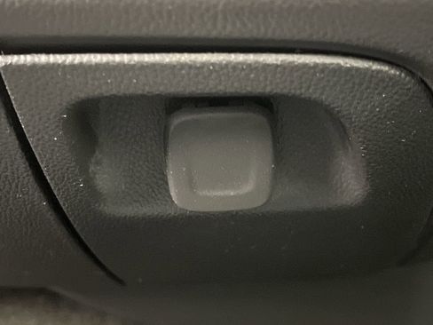 Used 2018 Chevrolet Silverado 1500 LT image 19