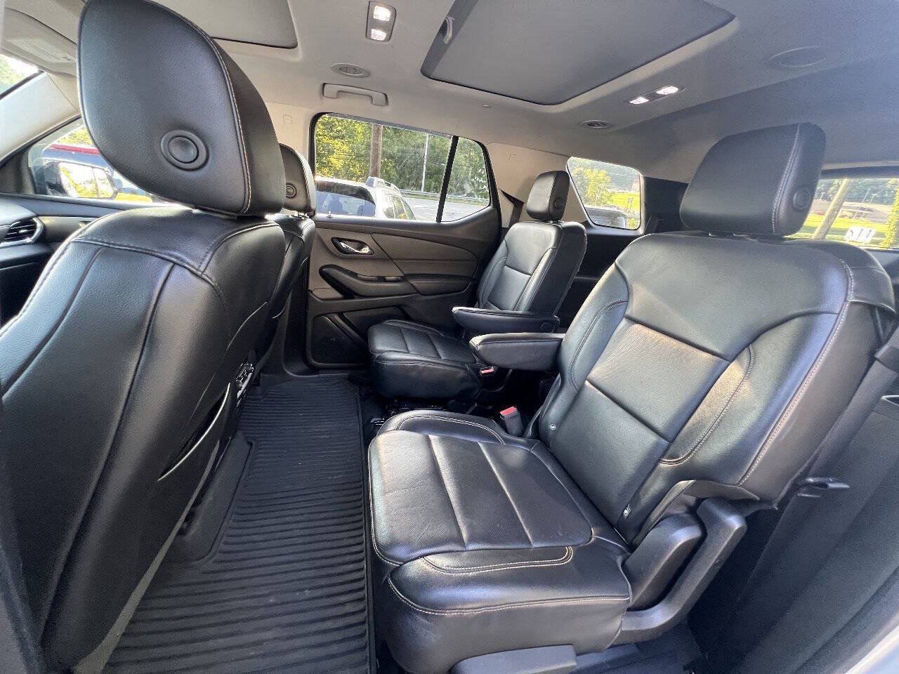 Used 2018 Chevrolet Traverse Premier w/ Redline Edition AWD/4WD image 12