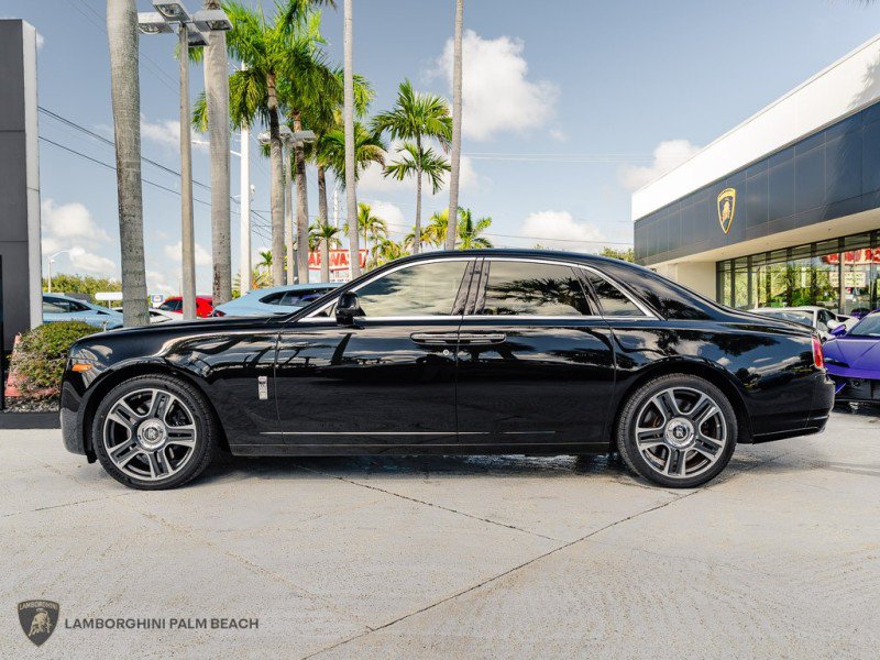 Used 2017 Rolls-Royce Ghost RWD image 2