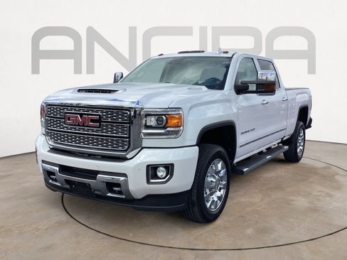 Used 2019 GMC Sierra 2500 Denali w/ Duramax Plus Package image 9