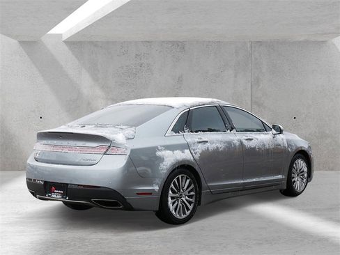 Used 2020 Lincoln MKZ AWD image 3