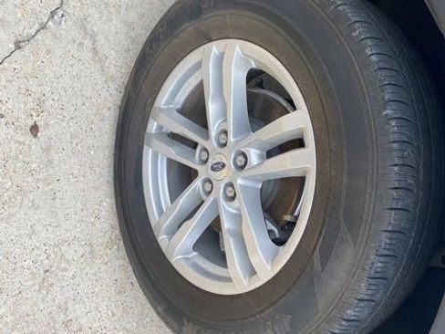 Used 2023 Ford Explorer XLT image 38