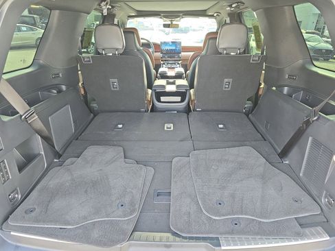 Used 2024 Lincoln Navigator Reserve image 14