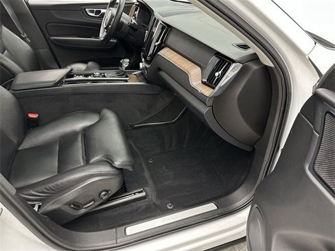 Used 2020 Volvo XC60 T5 Inscription w/ Protection Package Premier image 25