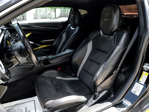 Used 2020 Chevrolet Camaro SS image 4