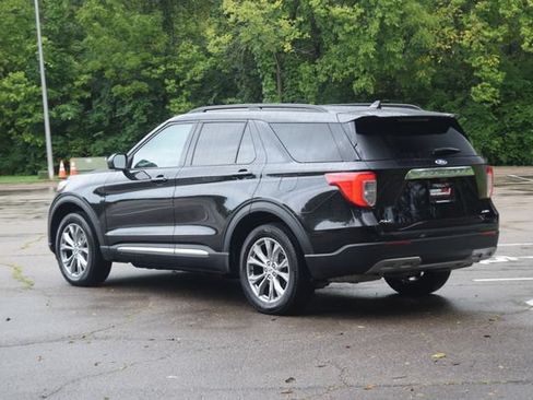 Used 2023 Ford Explorer XLT w/ Equipment Group 202A AWD/4WD image 25