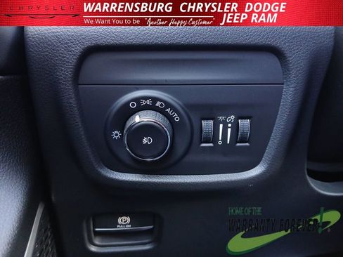 New 2025 Jeep Grand Cherokee L Limited w/ Luxury Tech Group II image 31