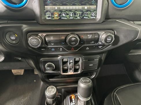 Used 2022 Jeep Wrangler Unlimited Sahara image 23