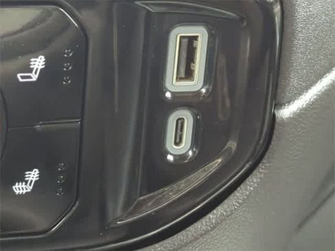 Used 2024 GMC Sierra 1500 SLT image 31