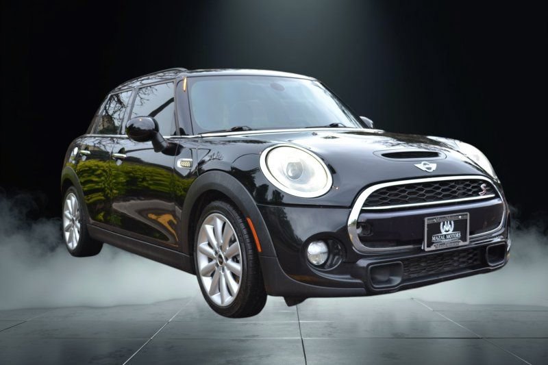 Used 2018 MINI Cooper S FWD image 8