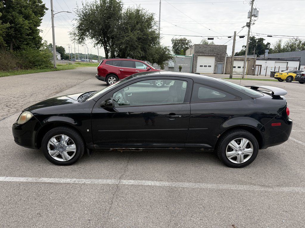 Used 2009 Chevrolet Cobalt LT FWD image 3