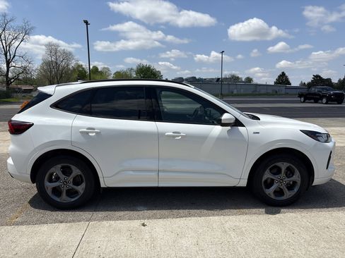 Used 2024 Ford Escape ST-Line Select image 3