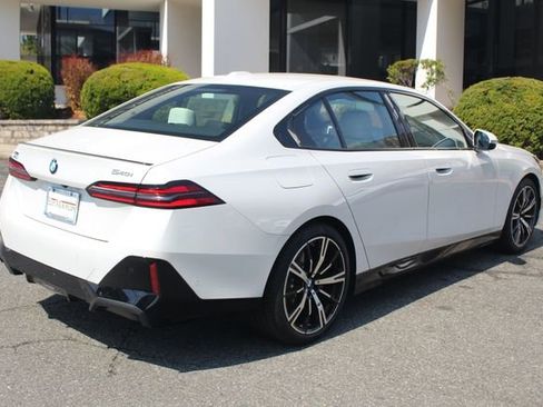 New 2026 BMW 540i xDrive w/ M Sport Package image 10