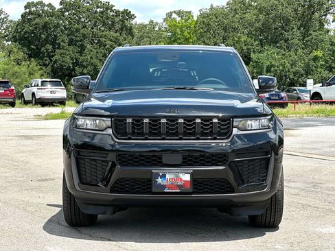 New 2026 Jeep Grand Cherokee Altitude RWD image 10