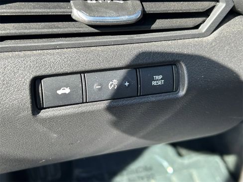 Used 2025 Nissan Altima 2.5 SV image 22