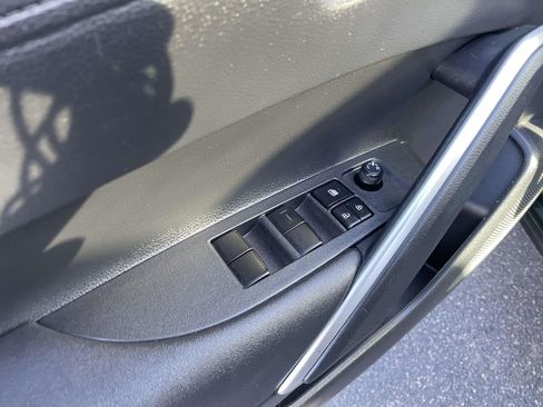 Used 2023 Toyota Corolla Cross LE w/ Moonroof Package FWD image 22