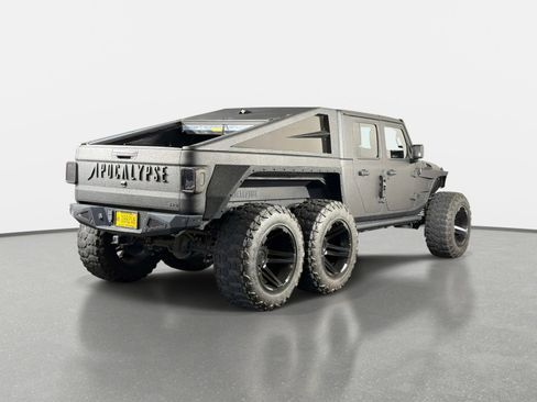 Used 2021 Jeep Gladiator Overland w/ Popular Equipment Package AWD/4WD image 3