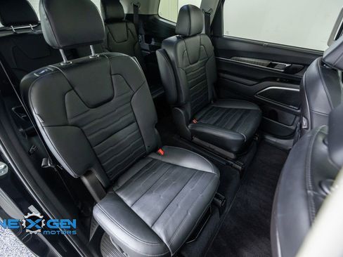 Used 2025 Kia Telluride SX Prestige AWD/4WD image 40