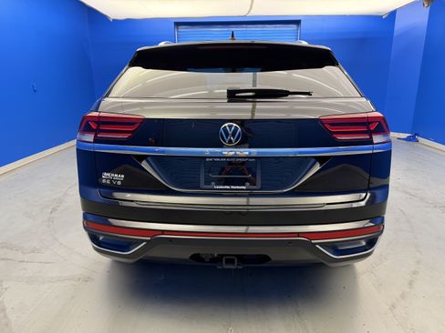 Used 2023 Volkswagen Atlas Cross Sport SE FWD image 6