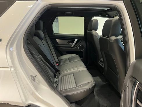 New 2025 Land Rover Discovery Sport Dynamic SE image 15