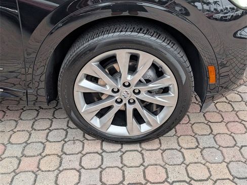 Used 2023 Buick Envision Avenir image 9