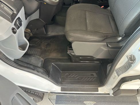 Used 2019 Ford Transit 250 130 Low Roof w/ Exterior Upgrade Package RWD image 15