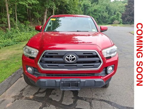 Used 2017 Toyota Tacoma SR5 w/ Tow Package AWD/4WD image 3