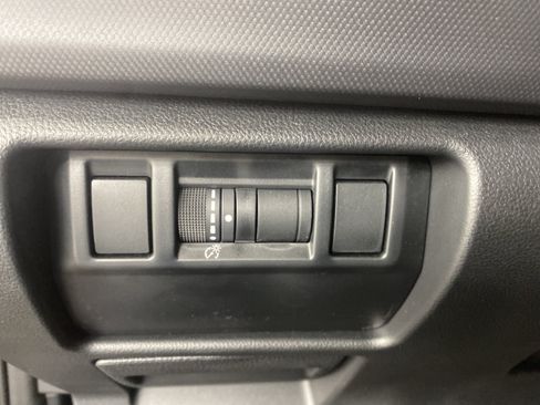 Used 2025 Subaru Forester Premium AWD/4WD image 20