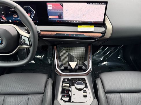 Certified 2025 BMW X3 xDrive30i w/ Premium Package image 11