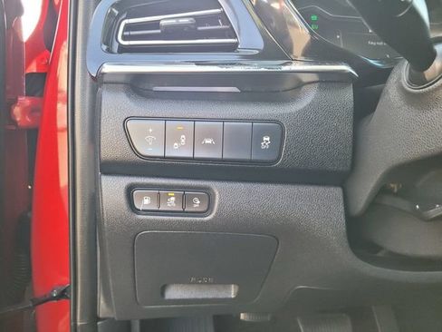 Used 2020 Kia Niro EX FWD image 23