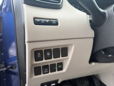 Used 2019 Nissan Rogue Sport SV image 13