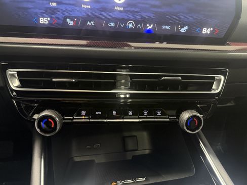 Used 2025 Chevrolet Traverse Z71 w/ Enhanced Driving Package image 21