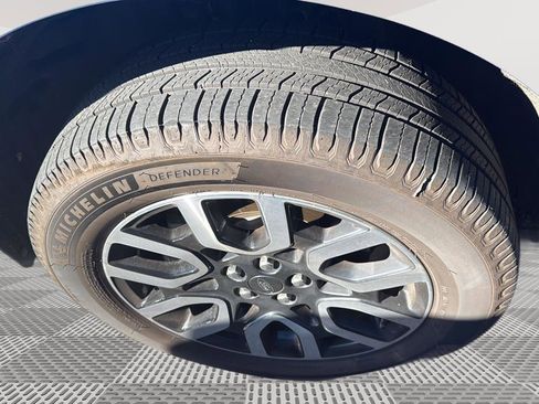 Used 2023 Ford Maverick Lariat image 14