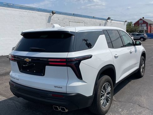 Used 2024 Chevrolet Traverse LS w/ LPO, Floor Liner Package AWD/4WD image 8